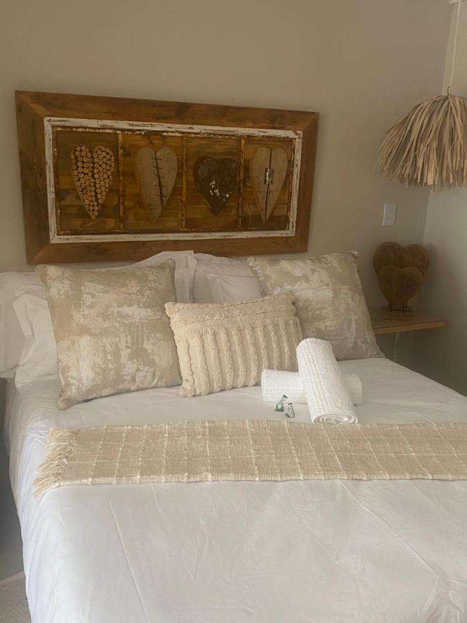 Luxury Upmarket Guesthouse 20 On 4Th Rustenburg Zewnętrze zdjęcie